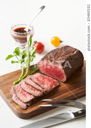 Sliced roast beef 83460581