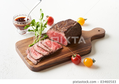 切片烤牛肉 切片烤牛肉 83460583