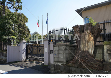 1377 年 10 月,港區,意大利駐日本大使館,三田 2 丁目 1377 年 10 月,港區,意大利駐日本大使館,三田 2 丁目 83463776