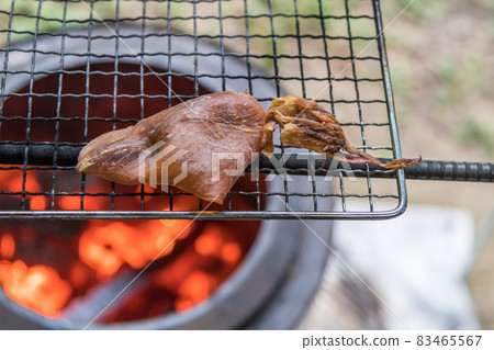 [Auto campsite, roast squid with a blaze] 83465567