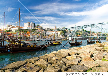 Wine boats on Douro River, old Porto Oporto city, Portugal Wine boats on Douro River, old Porto Oporto city, Portugal 83468170