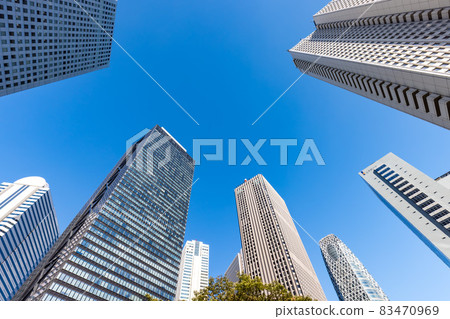 (Tokyo-Cityscape) Blue Sky and Shinjuku Skyscraper 2 83470969