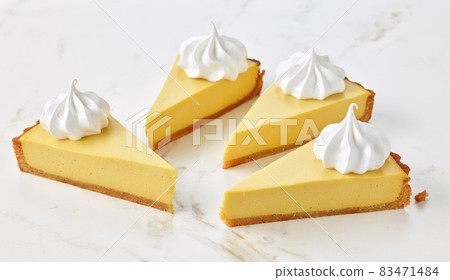 lemon tart slieces 83471484