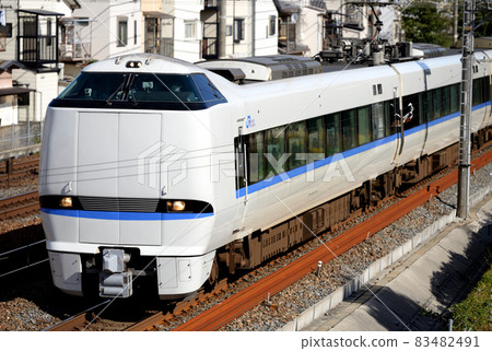 683 series limited express Thunderbird running on the JR Kyoto Line 683 series limited express Thunderbird running on the JR Kyoto Line 83482491