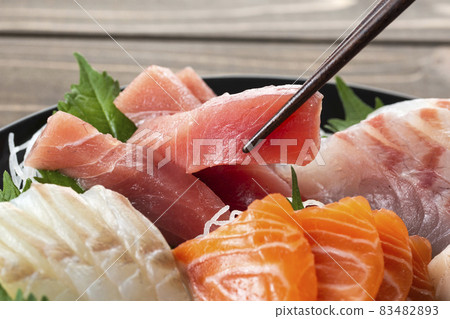 金槍魚生魚片 金槍魚生魚片 83482893