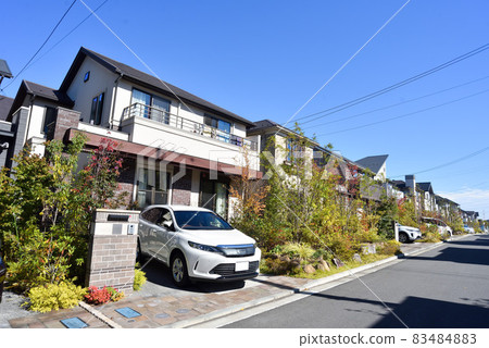 A quiet residential area A quiet residential area 83484883