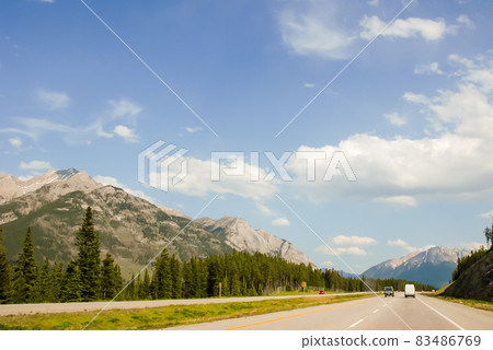 春季加拿大落基山脈橫貫加拿大公路(加拿大) 春季加拿大落基山脈橫貫加拿大公路(加拿大) 83486769