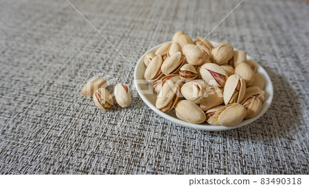 Pistachio 83490318