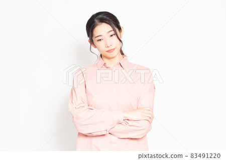 A woman who is in trouble with troubles 83491220