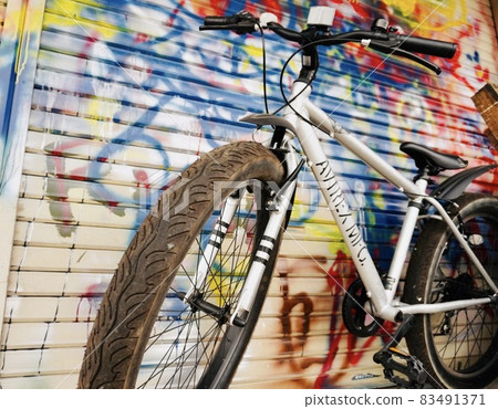 Mountain biking and street 83491371