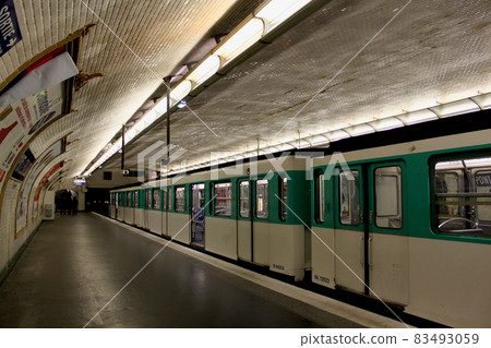 巴黎地鐵站台 83493059