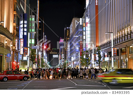 日本東京街景萬聖節前夕，第一個週末“全面取消時間減少後”......銀座是一個威脅的人......=10月30日 83493395