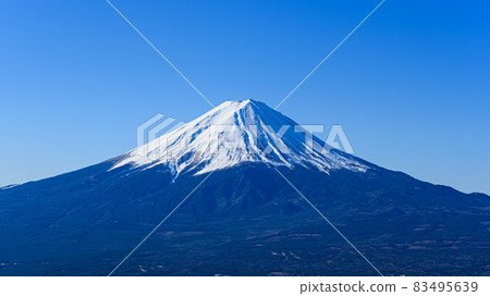 富士山，藍天和雪，特寫 83495639