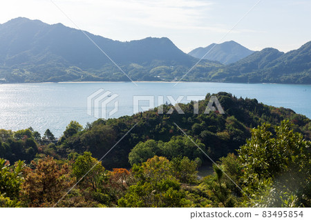 日本廣島縣奧之島古老而美麗的建築和風景 日本廣島縣奧之島古老而美麗的建築和風景 83495854