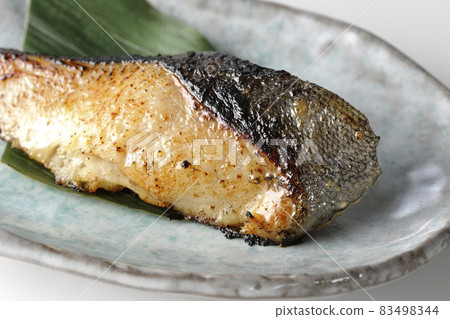Taken with a white background of sablefish grilled with fat and a delicious grilled sablefish 83498344