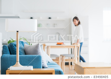 新生活的年輕女人 新生活的年輕女人 83498405