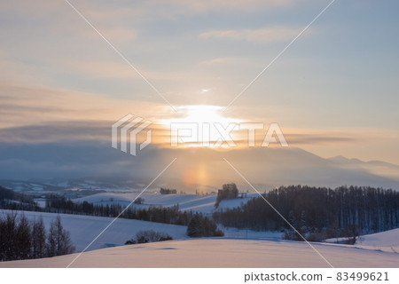The mystery of nature, the sun pillar and the sun pillar The mystery of nature, the sun pillar and the sun pillar 83499621