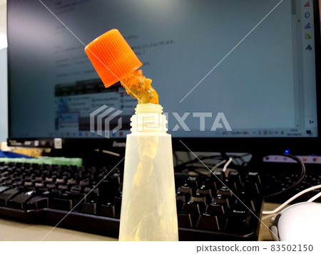 多年無人看管的水膠末 83502150