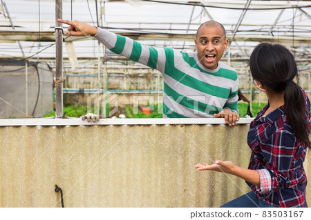 Farm neighbors quarrel over backyard 83503167