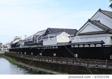 庫拉城市景觀和河流 庫拉城市景觀和河流 83503190