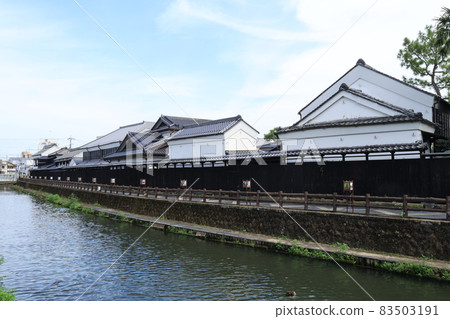 Kura cityscape and river 83503191
