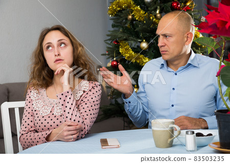 Family conflict in the New Year holidays Family conflict in the New Year holidays 83503235