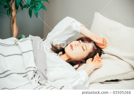 有睡眠障礙/失眠的女性 83505268