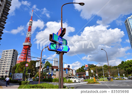 從赤羽橋十字路口看到的東京塔 從赤羽橋十字路口看到的東京塔 83505698