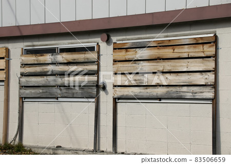 Snow fences, fences, repairs, exterior walls, windows, window fences Snow fences, fences, repairs, exterior walls, windows, window fences 83506659