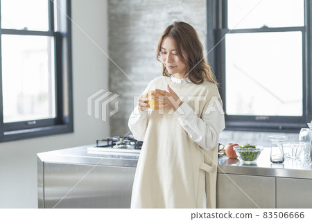 女人廚房 83506666