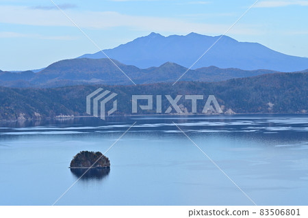 摩週湖和山脈 83506801
