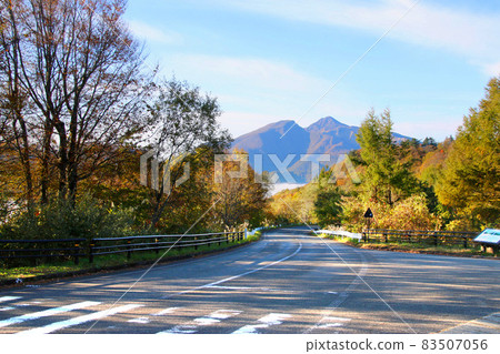 View from Bamdai Azuma Lakeline in Autumn (Urabandai) 83507056
