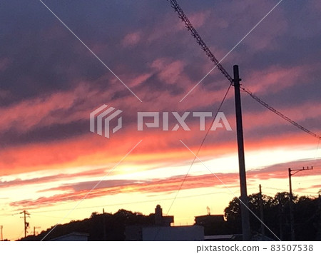 A sunset 83507538