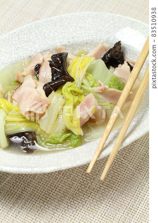 Boiled Chinese cabbage, lightly boiled Chinese cabbage and bacon Boiled Chinese cabbage, lightly boiled Chinese cabbage and bacon 83510938