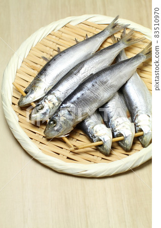 Dried sardines, sashimi Dried sardines, sashimi 83510970