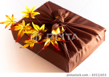 Japanese gift / furoshiki wrapping 83512853