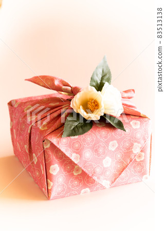 Japanese gift / furoshiki wrapping Japanese gift / furoshiki wrapping 83513138