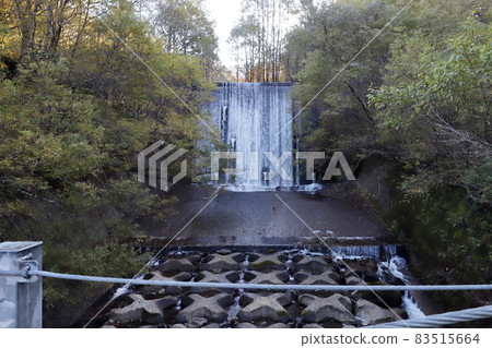 Mountain trail to Karikomi (Ono City, Fukui Prefecture) 83515664