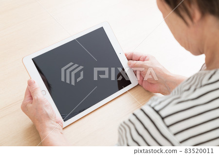 高級看平板電腦 83520011