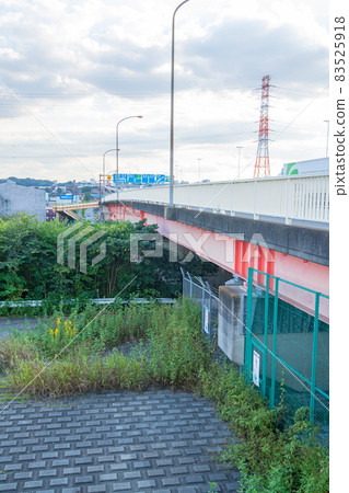 從荒川佐芝麻橋岸看戶田秋景 從荒川佐芝麻橋岸看戶田秋景 83525918