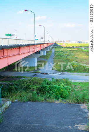 從荒川佐芝麻橋岸看戶田秋景 83525919