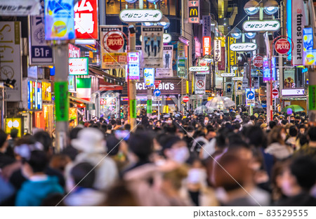 Tokyo cityscape of Japan Halloween "Frenzy", Shibuya is an astonishing crowd explosion, no longer chaos = October 31 Tokyo cityscape of Japan Halloween "Frenzy", Shibuya is an astonishing crowd explosion, no longer chaos = October 31 83529555
