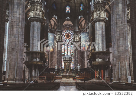 Panoramic view of interior of Milan Cathedral (Duomo di Milano) 83532392