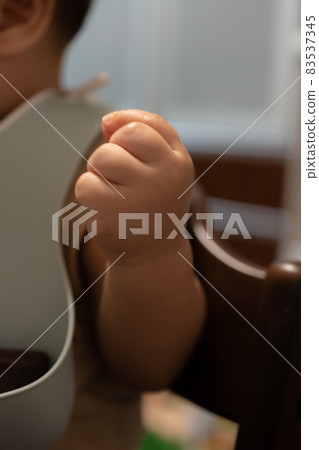 [Baby] Baby's hand [Child] 83537345