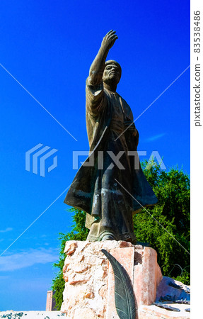 Iraqi poet Al-Mutanabbi Statue at the end of Mutanabbi Street, B Iraqi poet Al-Mutanabbi Statue at the end of Mutanabbi Street, B 83538486