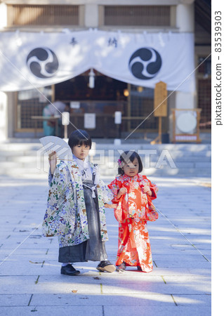 Shichigosan brother and sister Shichigosan brother and sister 83539303