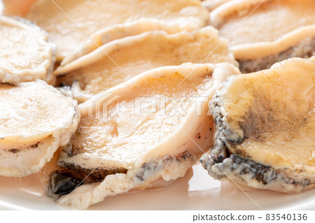 Abalone (domestic Ezo abalone) Peeled up. Abalone (domestic Ezo abalone) Peeled up. 83540136