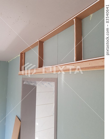 建築工地 建設中 木製品 燈箱 牆壁,穿孔 木樓梯 建築工地 建設中 木製品 燈箱 牆壁,穿孔 木樓梯 83540641