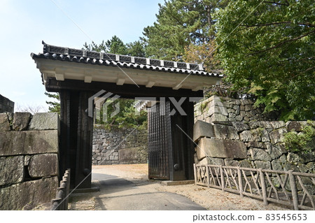 Former Ninomaru Higashi Ninomon of Nagoya Castle (Important Cultural Property) 83545653
