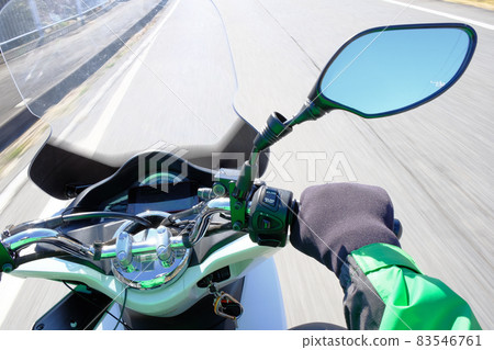 摩托車摩托車,司機視角,旅遊,有速度感的照片素材 摩托車摩托車,司機視角,旅遊,有速度感的照片素材 83546761